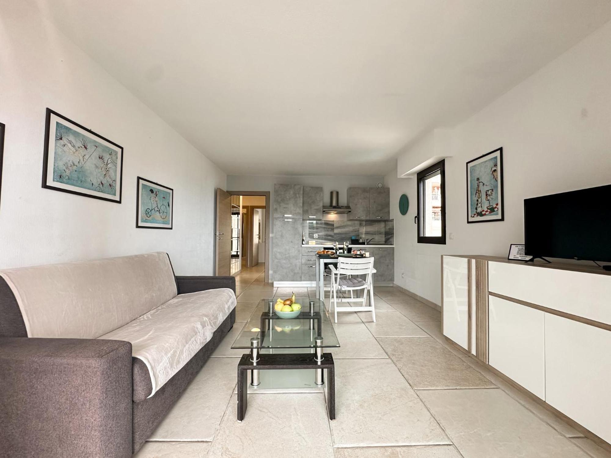 Luxurious 3 Rooms, Pool, Bnbrickeys Beausoleil Exterior foto